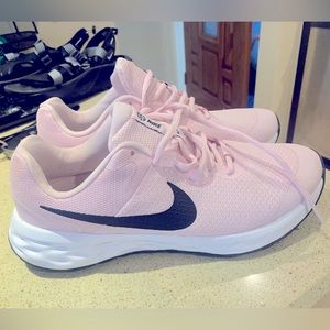 Ladies Nike sneakers